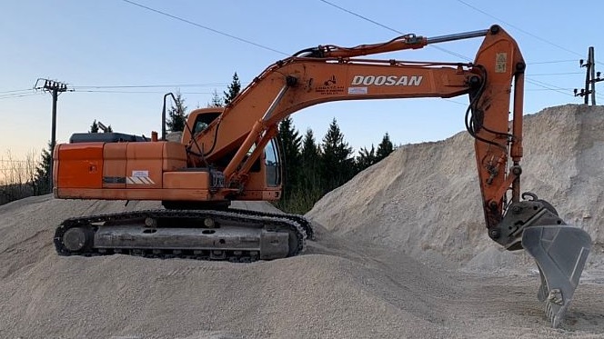 DOOSAN DX225NLC EXCAVATOR – Year: 2007.