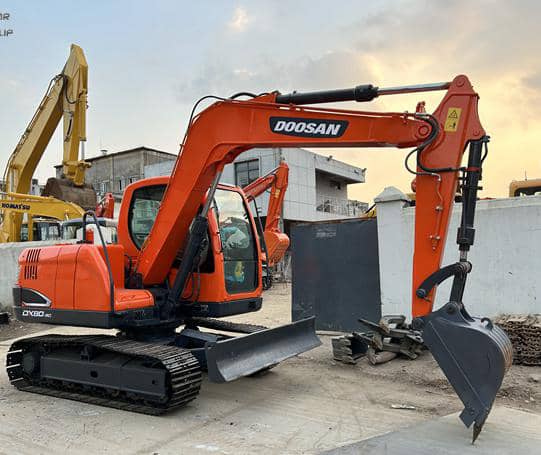 DOOSAN DX80-9C Excavator – Year: 2020.