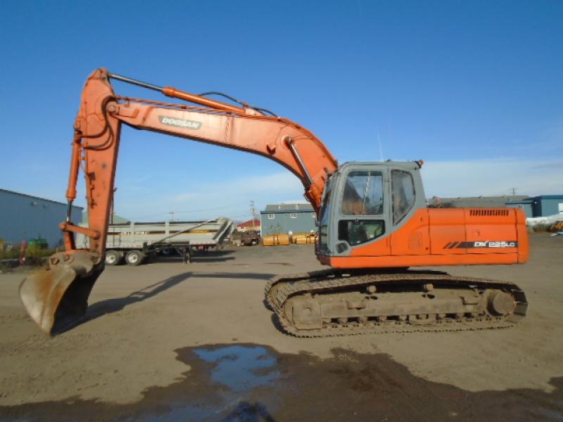DOOSAN DX225LC-3 Excavator – Year: 2011.