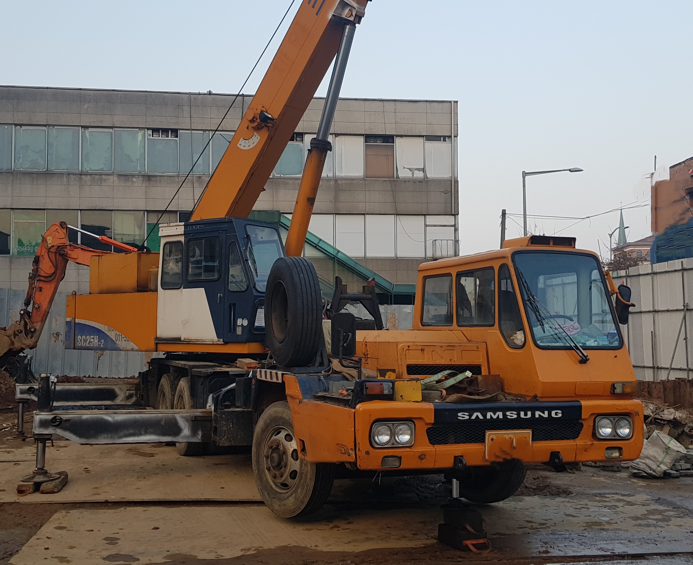 25 Ton Tadano-Samsung SC25H-II Truck Crane – Serial No: TBY0432 – Year: 1997