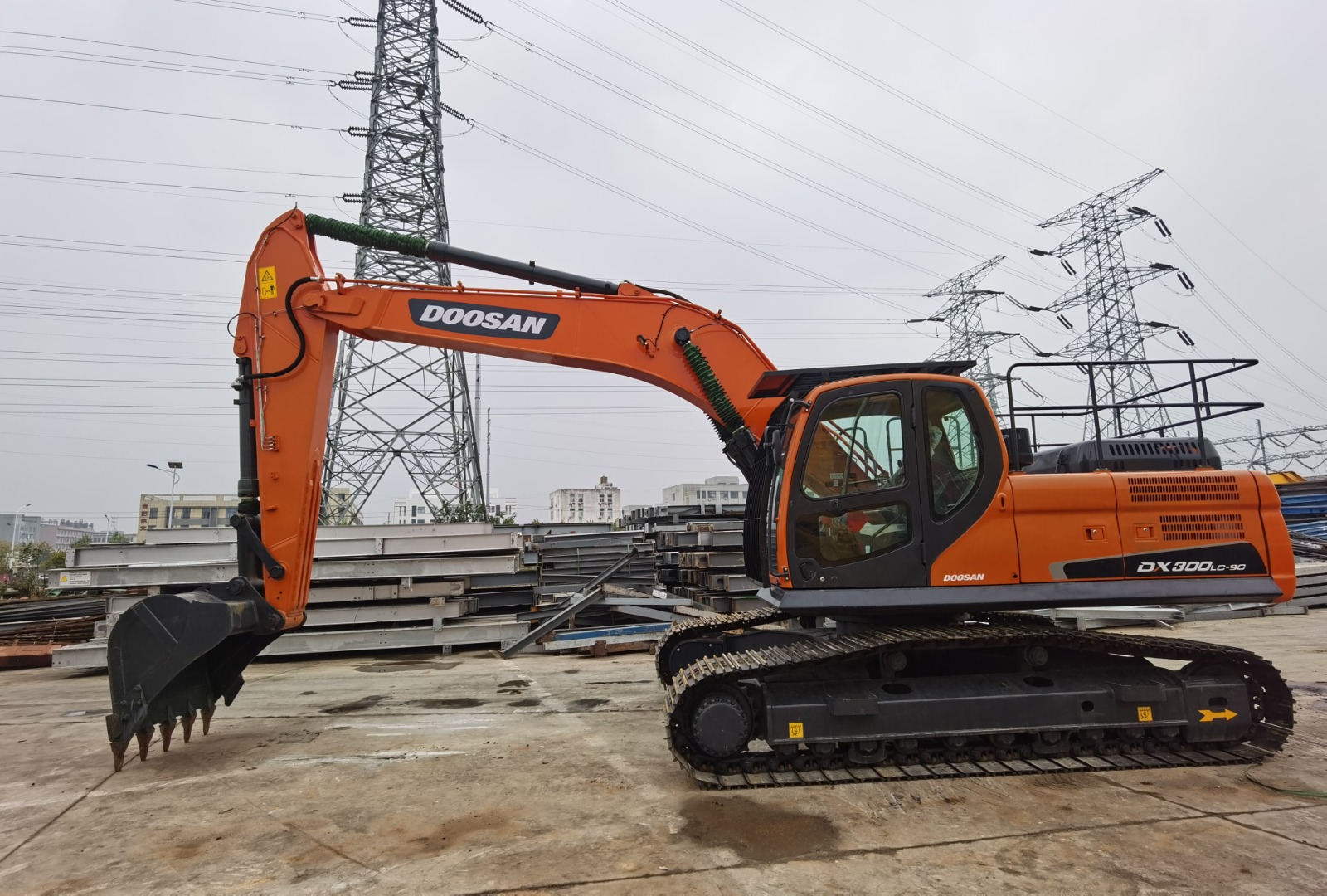 DOOSAN DX300LC-9C Excavator – Serial No: DXCCECBJVK0021827 – Year: 2020.