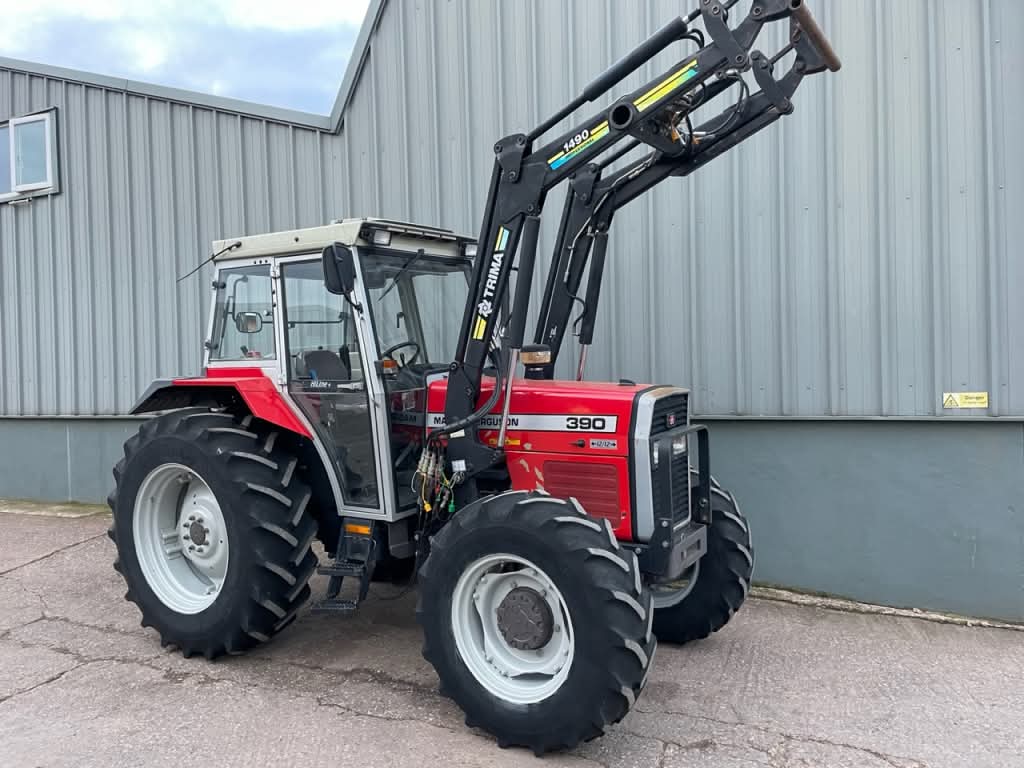 2021 MASSEY FERGUSON MF 390 4 x 4 FARM TRACTOR.